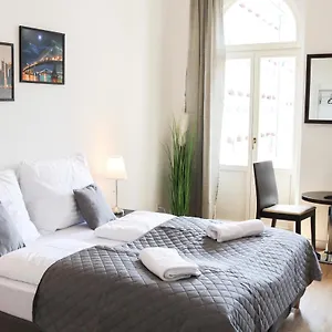 Rose And Aparthotel Praga