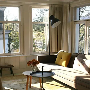 https://miauw-suites-canal-view-city-centre-hotel.amsterdamhotelsnl.com